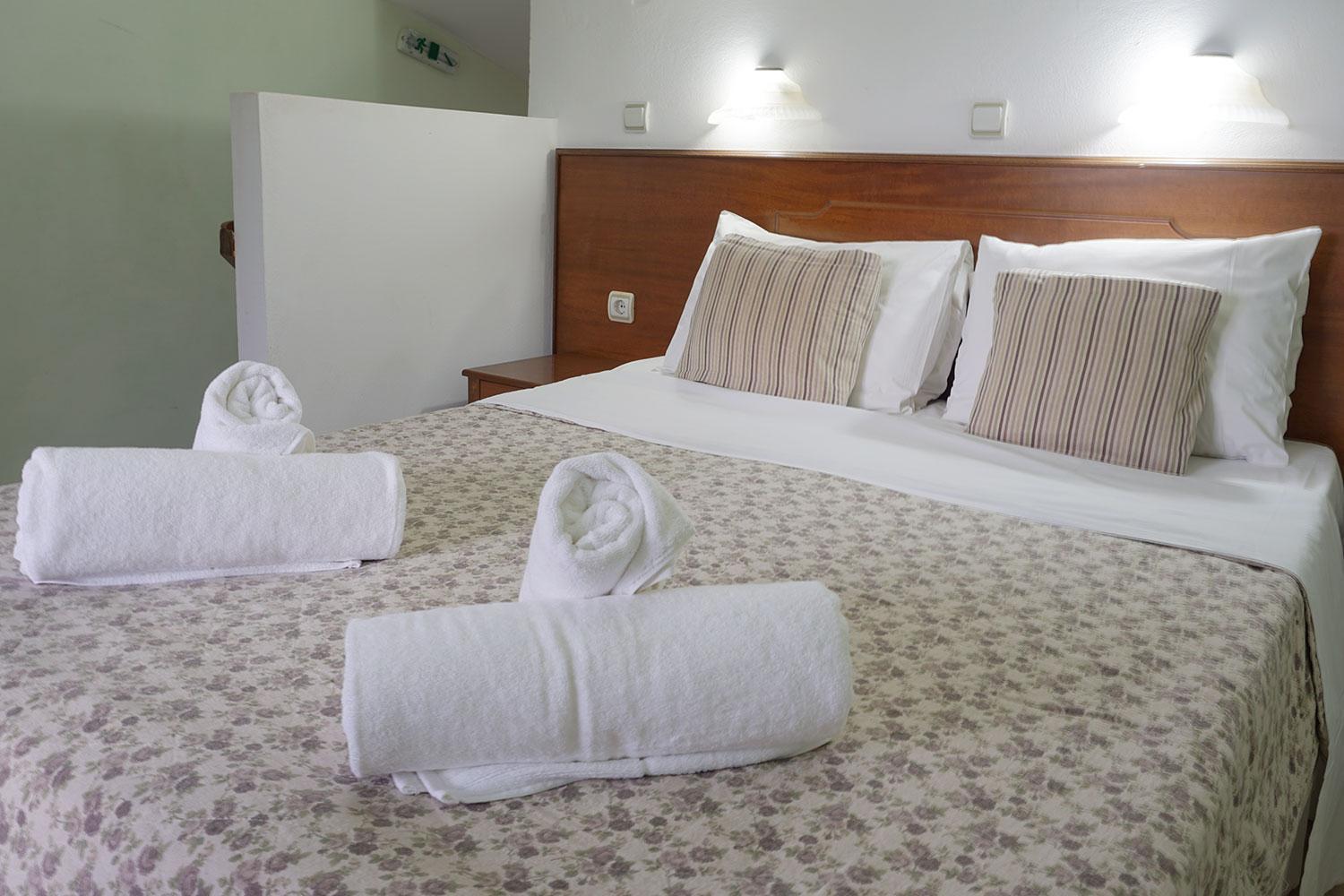 Elizabeth Aparthotel Roda  Rum bild